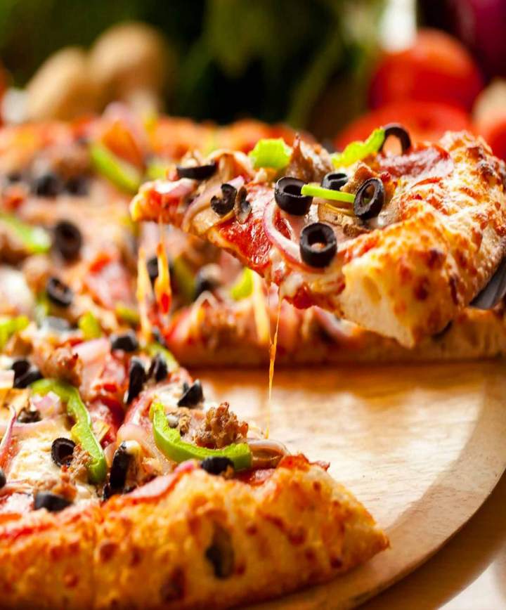 Laissez-nous vous préparer une pizza bien garnie.